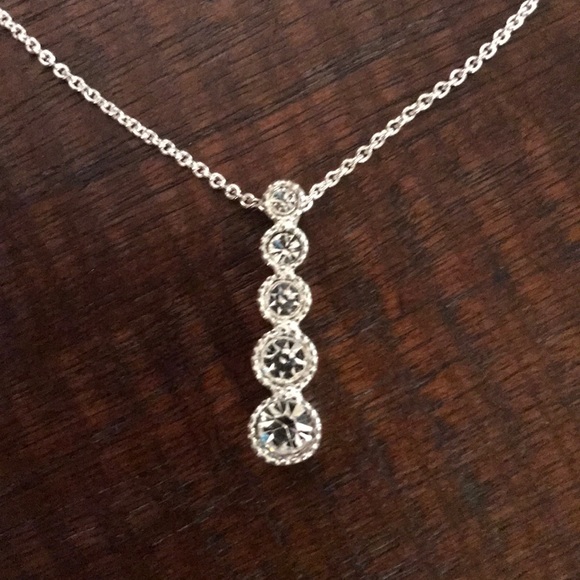 ‼️LAST DAY‼️NIB~Avon Rare Diamonds Necklace - Picture 6 of 8